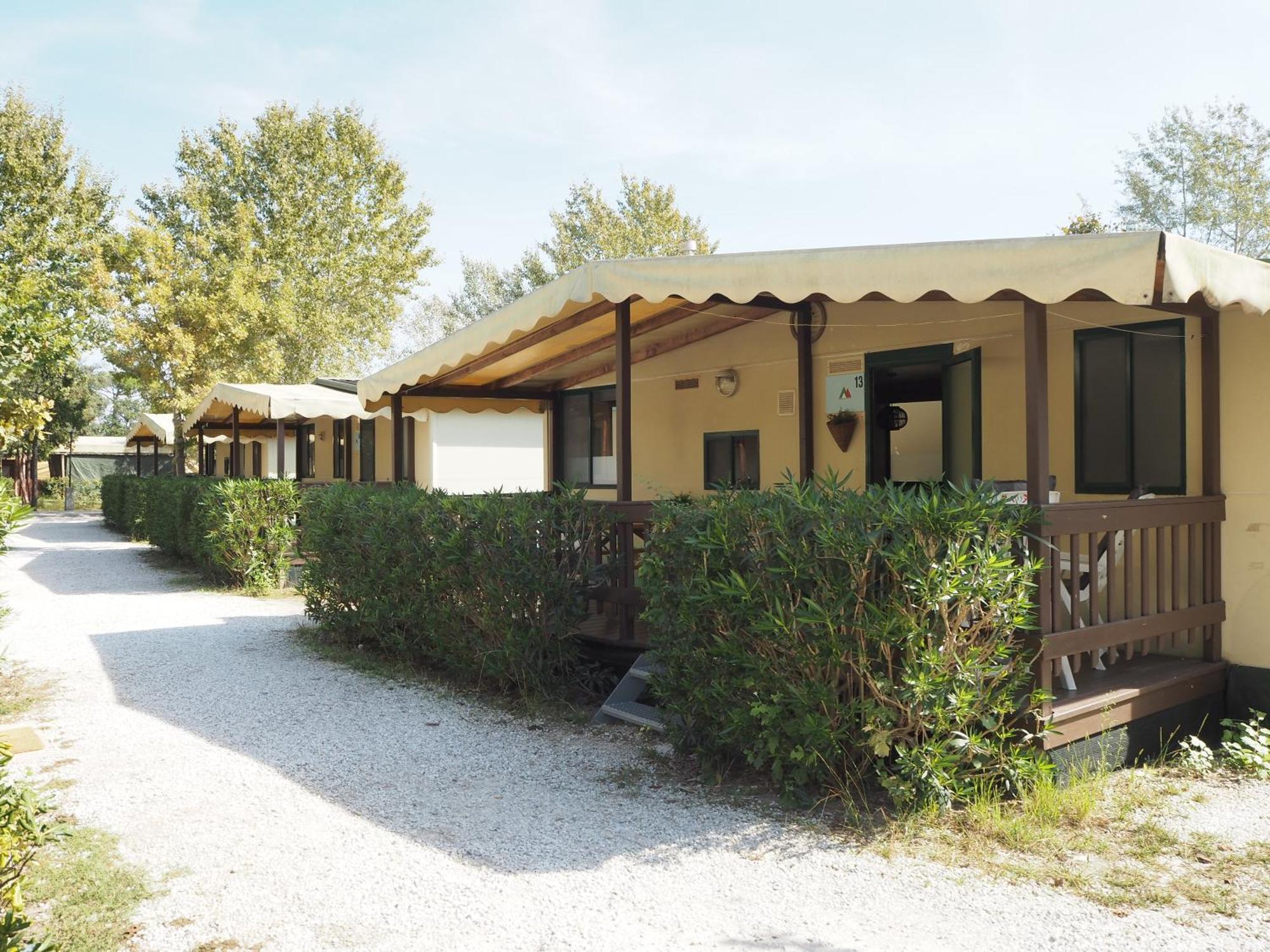 Comfortabele Familie Chalets Met Veranda Incl Airco Dichtbij Zee! Viareggio Exterior photo